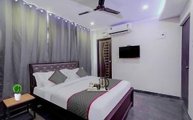 Redfox Hotel - Near Us Biometric